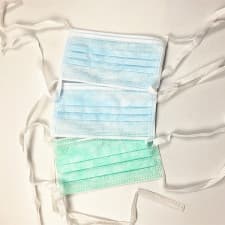 Disposable hospital face masks with tie on